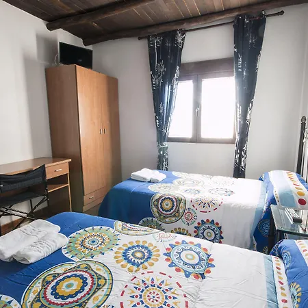 El Tirol 게스트하우스 3*